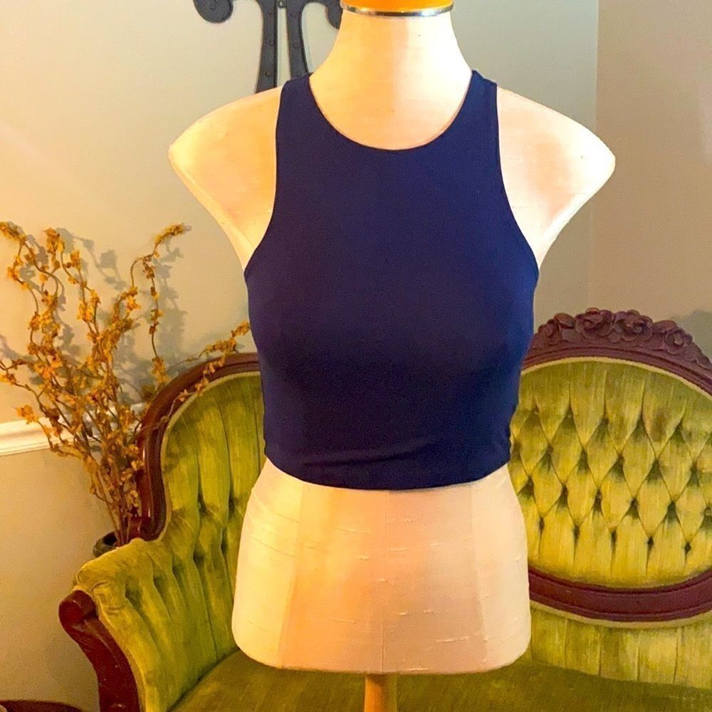 Forever 21. Navy crop top. Juniors S. NWOT